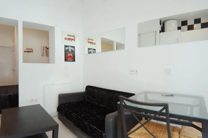 Room 9 of 15