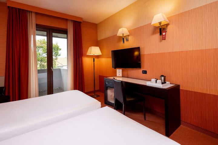 Room 10 of 53
