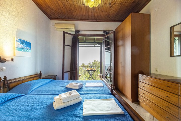 Room 13 of 55