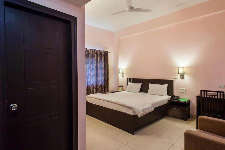 Room 6 of 22