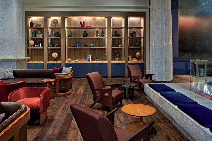 Lobby lounge