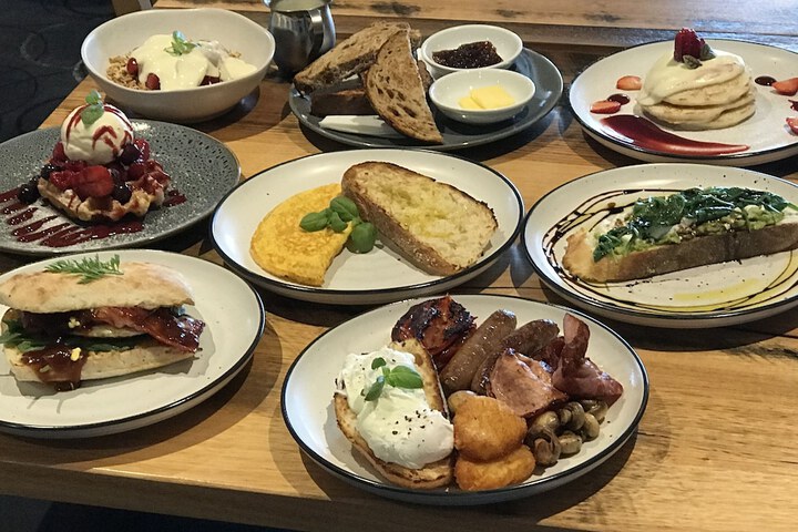 Breakfast/Coffee Service 33 of 38
