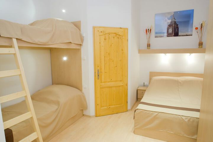Room 10 of 51