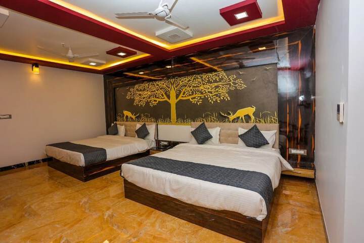 Room 26 of 43