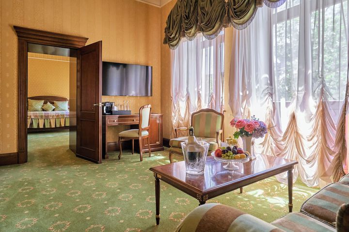 Room 28 of 85
