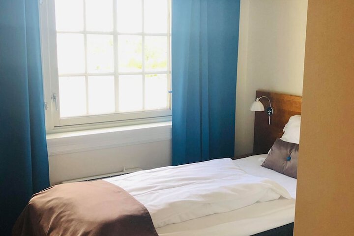 Room 37 of 73