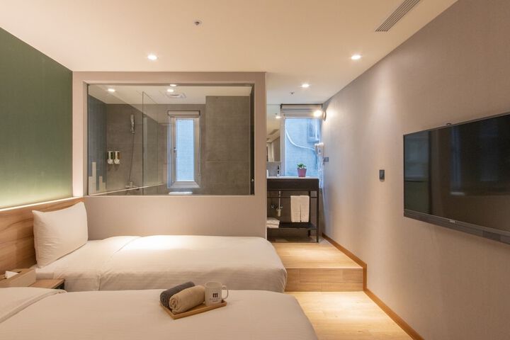 Room 35 of 78