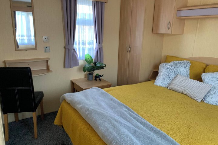 Serenity Place Caravan 2 Double Beds With Varanda in Skegness