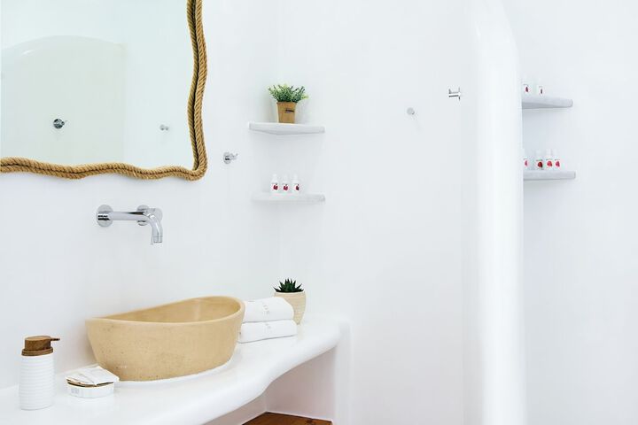 Room 9 of 79
