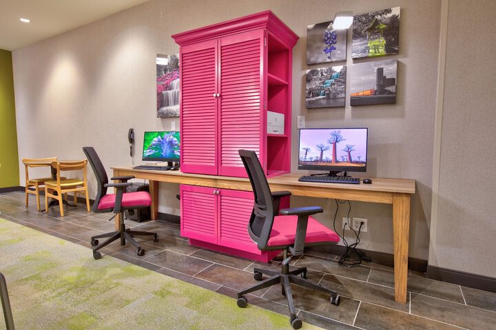 Business Center 17 of 20