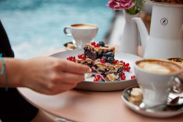 Breakfast/Coffee Service 112 of 129