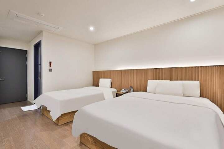Room 19 of 44