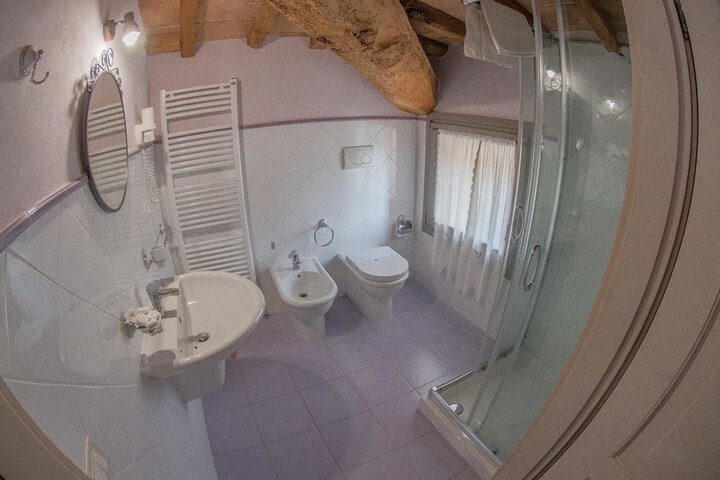 Room 5 of 13