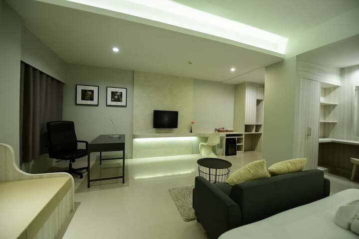 Room 14 of 63