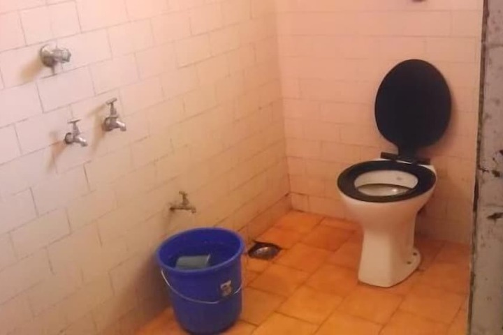 Room 11 of 21