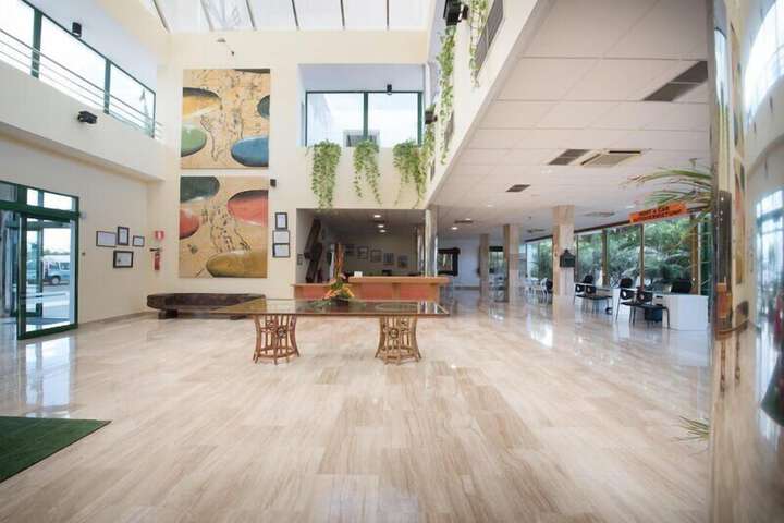 Entrance & Lobby