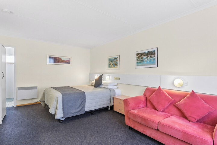 Room 15 of 27
