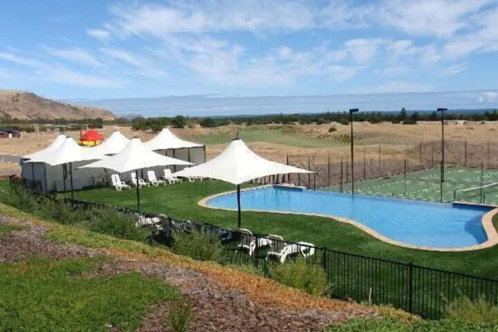Pool Hotel