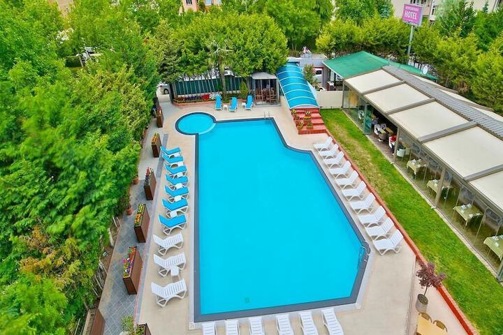 Pool 21 of 36