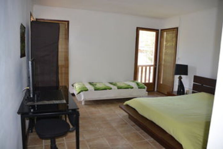 Room 5 of 13