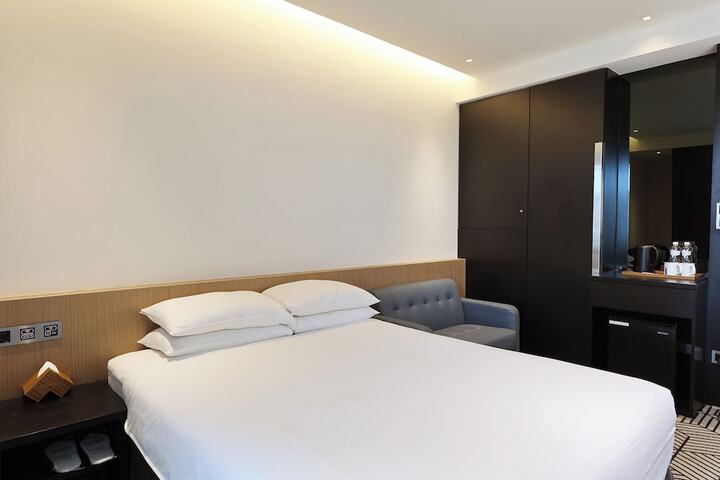 Room 35 of 92