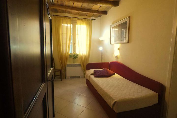 Room 9 of 47