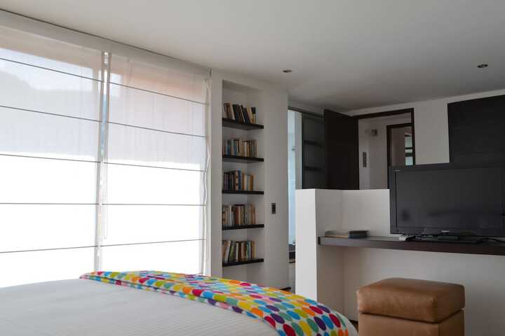 Room 7 of 33