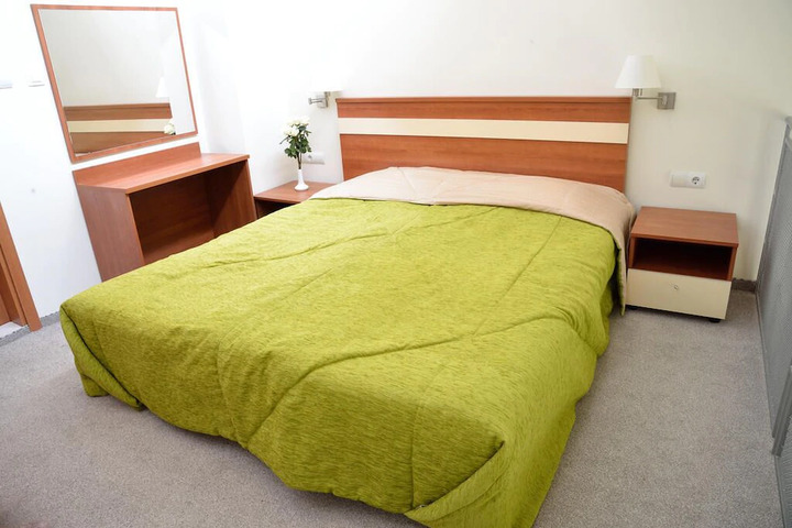 Room 7 of 8