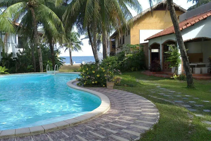Pool 1 of 12