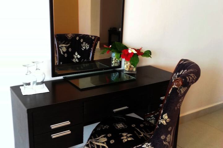 Room 3 of 40