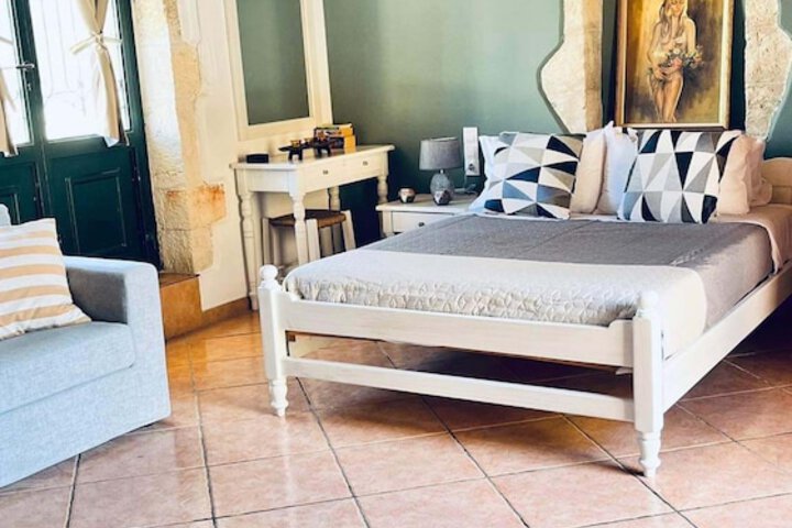 Room 12 of 89