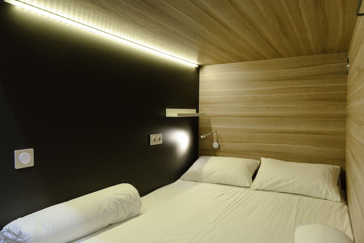 Room 8 of 34