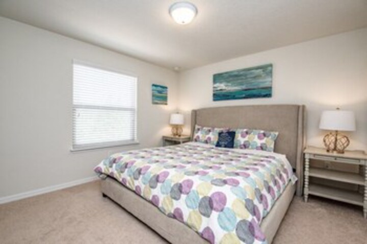 Room 5 of 28