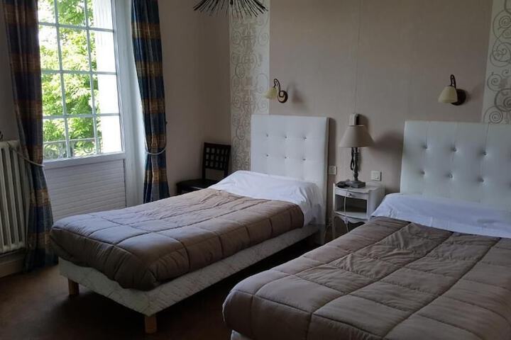 Room 3 of 20