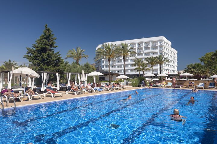 Hotel Pool