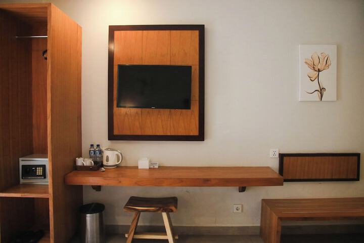 Room 11 of 24