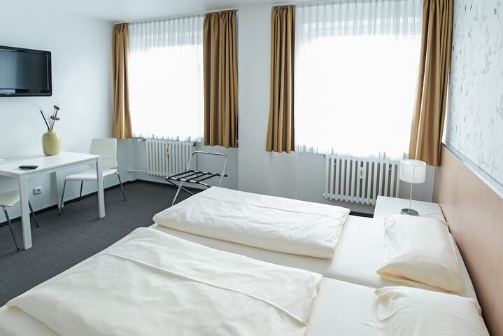 Room 7 of 35