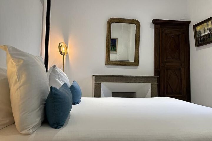 Room 49 of 104