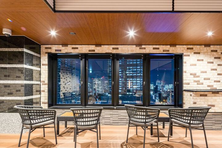 Lounge 63 of 70