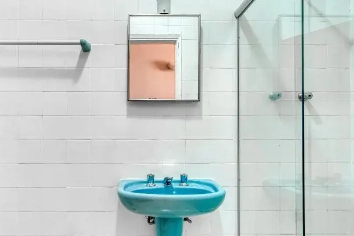 Room 9 of 17