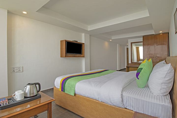Room 14 of 38
