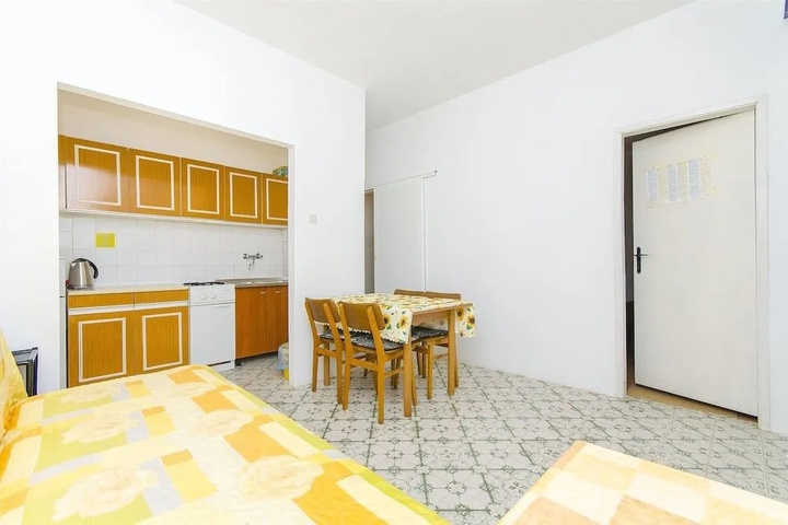 Room 2 of 12