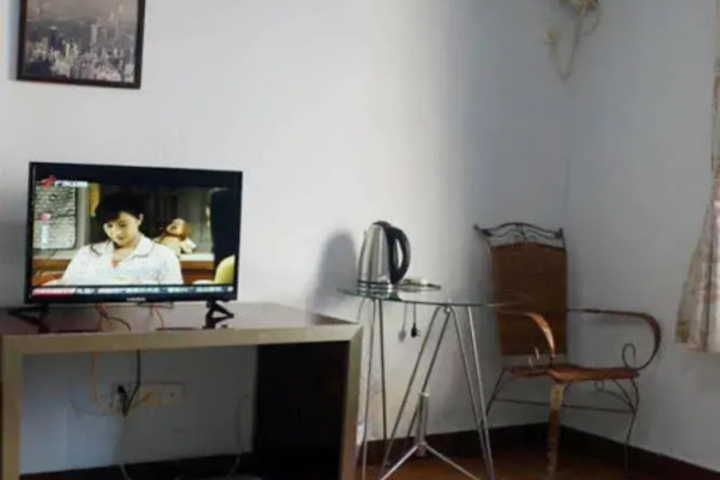 Room 14 of 28