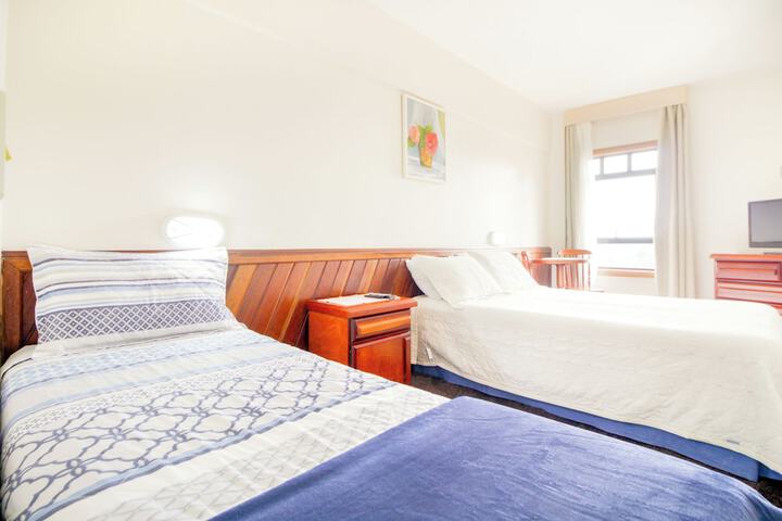 Room 46 of 240