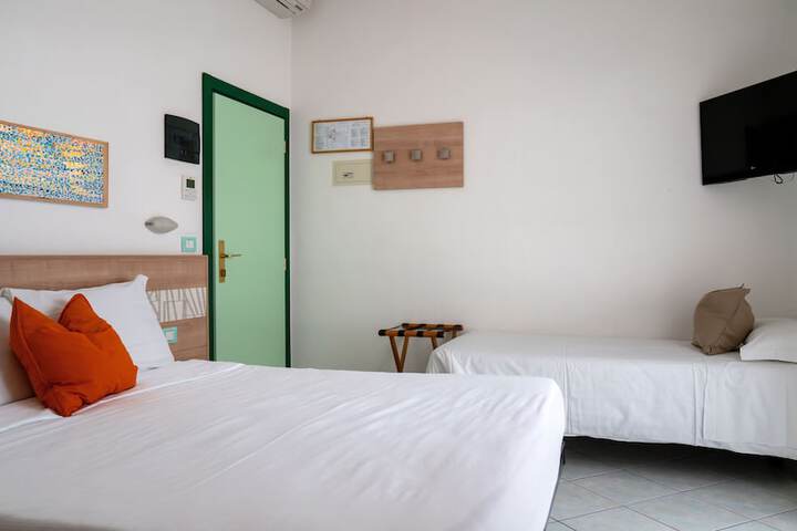 Room 13 of 49