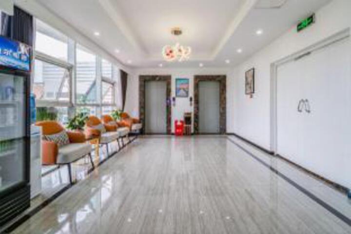 Ruilikang Hotel (Chengdu West Railway Station Branch)