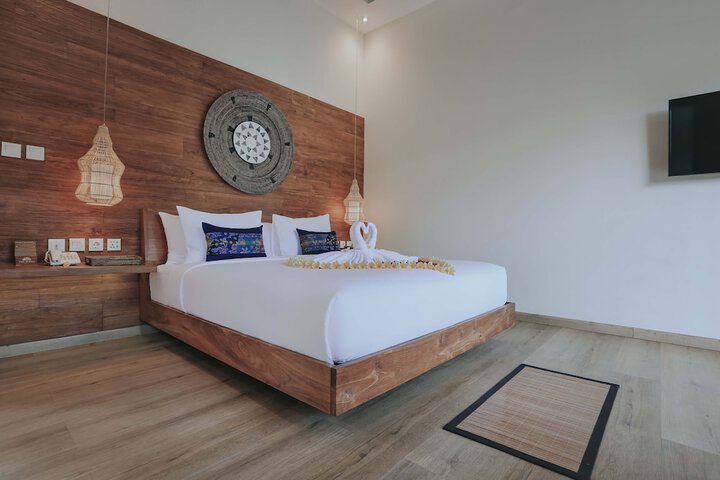 Room 4 of 80