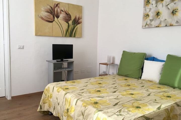 Room 6 of 15