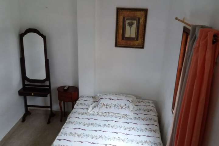 Room 19 of 48