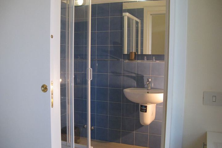 Room 62 of 136